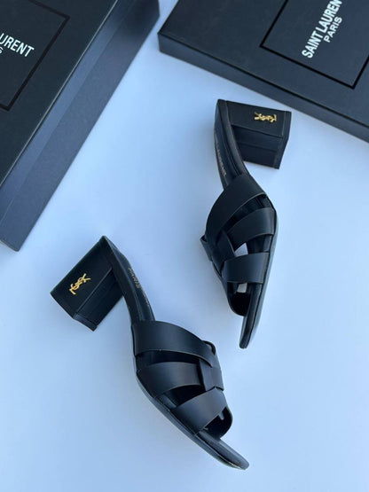 YSL
110 dhs🪙💚
Size 36-42

Zain55
♥️♥️♥️