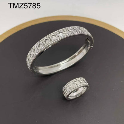 *Offer set* 
Bangle 
Ring 💍 
        6,7,8,9
Fashion quality 💎
Ofer price 

*55* AED normal box 📦

Zain48
♥️♥️♥️