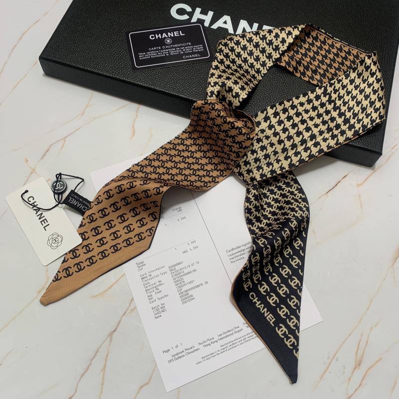 Silk Twilly Scarf 
Without box 🗃️ 
25 dhs✅

Zain231
♥️♥️♥️