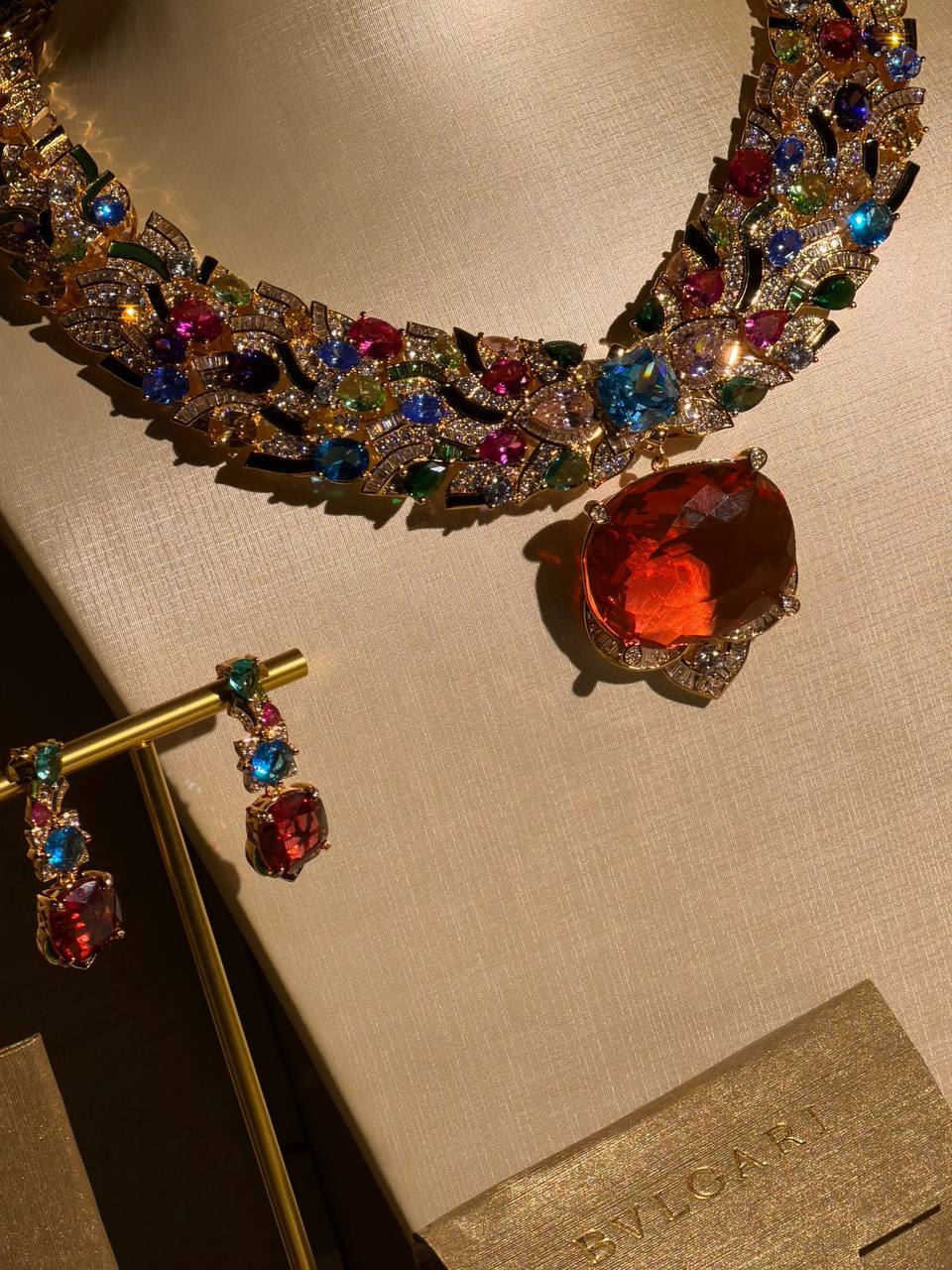 BVLGARI SET
New Collection 
Quality: Super Master 
Non -Tarnish color
For Price 👇 WTSP Text Zain 0568585901

Zain268
♥️♥️♥️