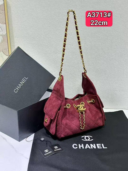 Chanel
110 dhs💛
with box

Zain26
♥️♥️♥️