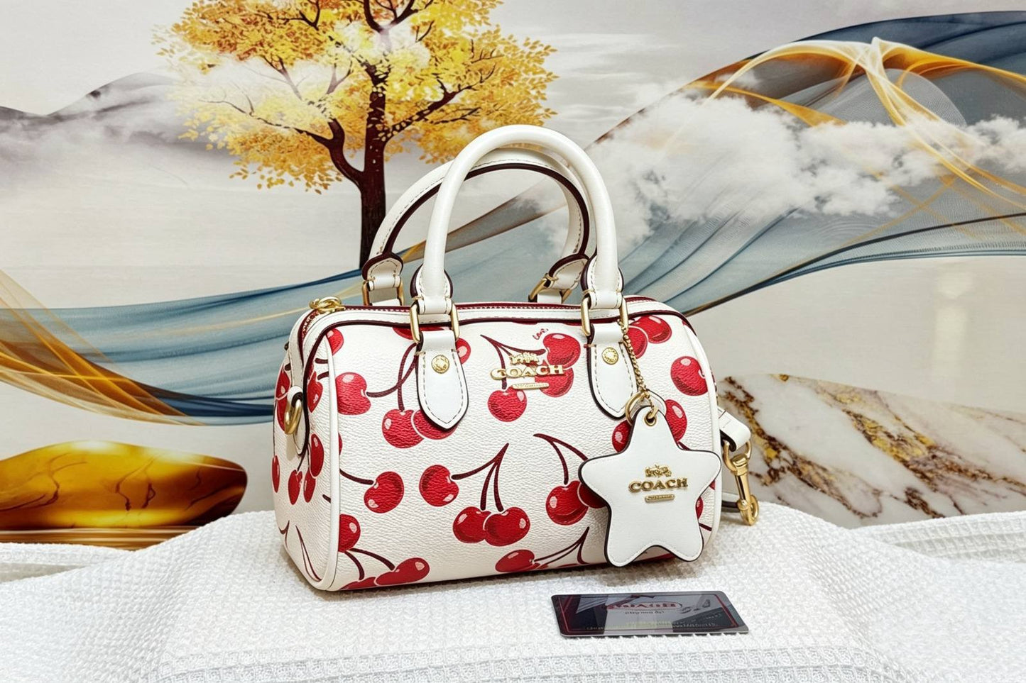 COACH
Best quality WITH BOX
100 dhs🇦🇪🇦🇪
size 18CM

Zain290
♥️♥️♥️
