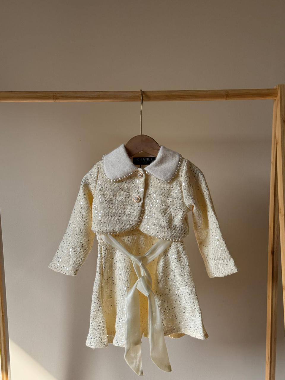 CHANEL
Super master quality 😍
Size:2/ 12years old
350 dhs🪙💚

Zain261
♥️♥️♥️