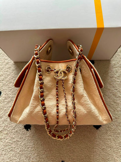 Chanel 💕💕✨
Super master quality 🔥🔥
Available ✨💕💕
With full packing 📦🎀
For Price 👇 WhatsApp✅
0568585901 
0507557372
0552275751 Owner Zain 👌

Zain252
♥️♥️♥️