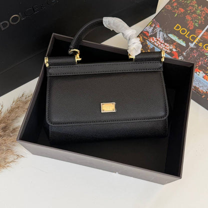 D&G
Master🌺
340 dhs✅

Zain134
♥️♥️♥️