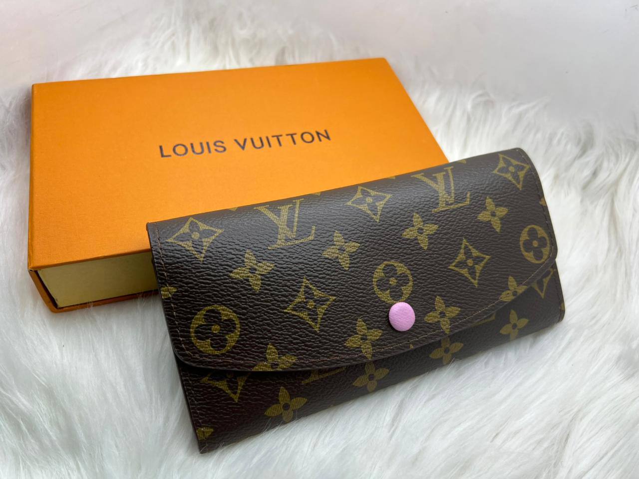 LV Wallets
45 dhs✅

Zain182
♥️♥️♥️