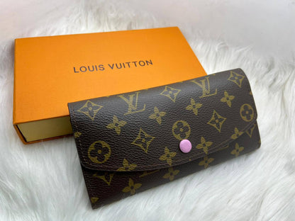 LV Wallets
45 dhs✅

Zain182
♥️♥️♥️
