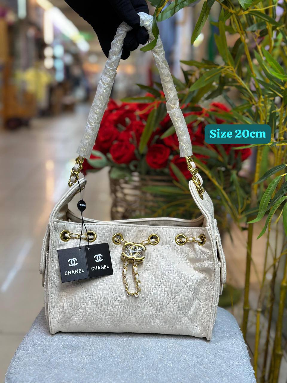 Chanel
Best quality

With box’s
🎁🎁🎁

115 dhs✅
size 20cm

Zain158
♥️♥️♥️