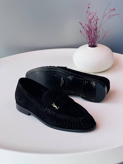 Ysl ✨⭐️
Size 36-41
_Super master high quality_🪡
450 dhs💛

Zain176
♥️♥️♥️