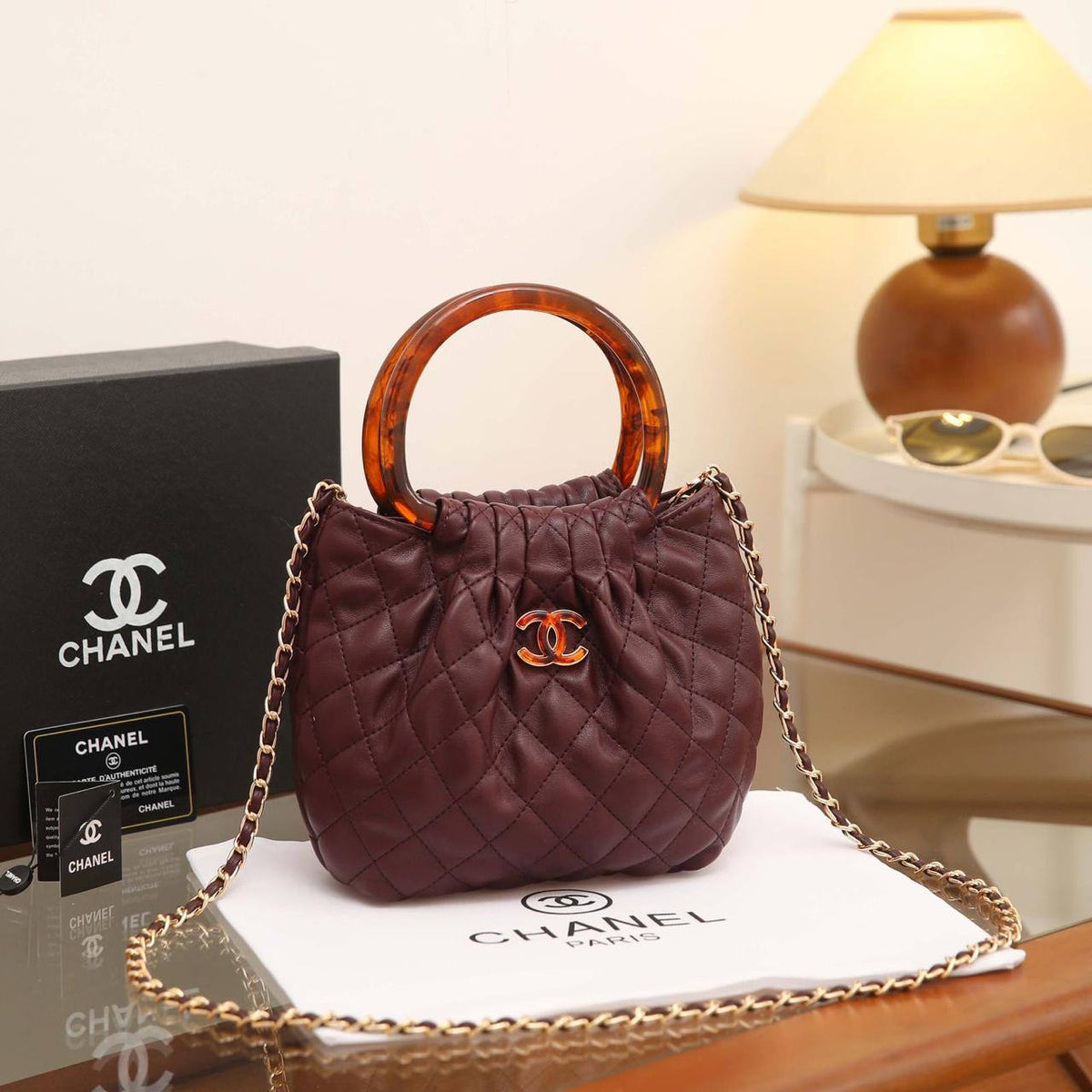 CHANEL 

NEW DESIGN 

High QUALITY 

WITH BOX 
95 dhs🇦🇪🇦🇪

Zain17
♥️♥️♥️