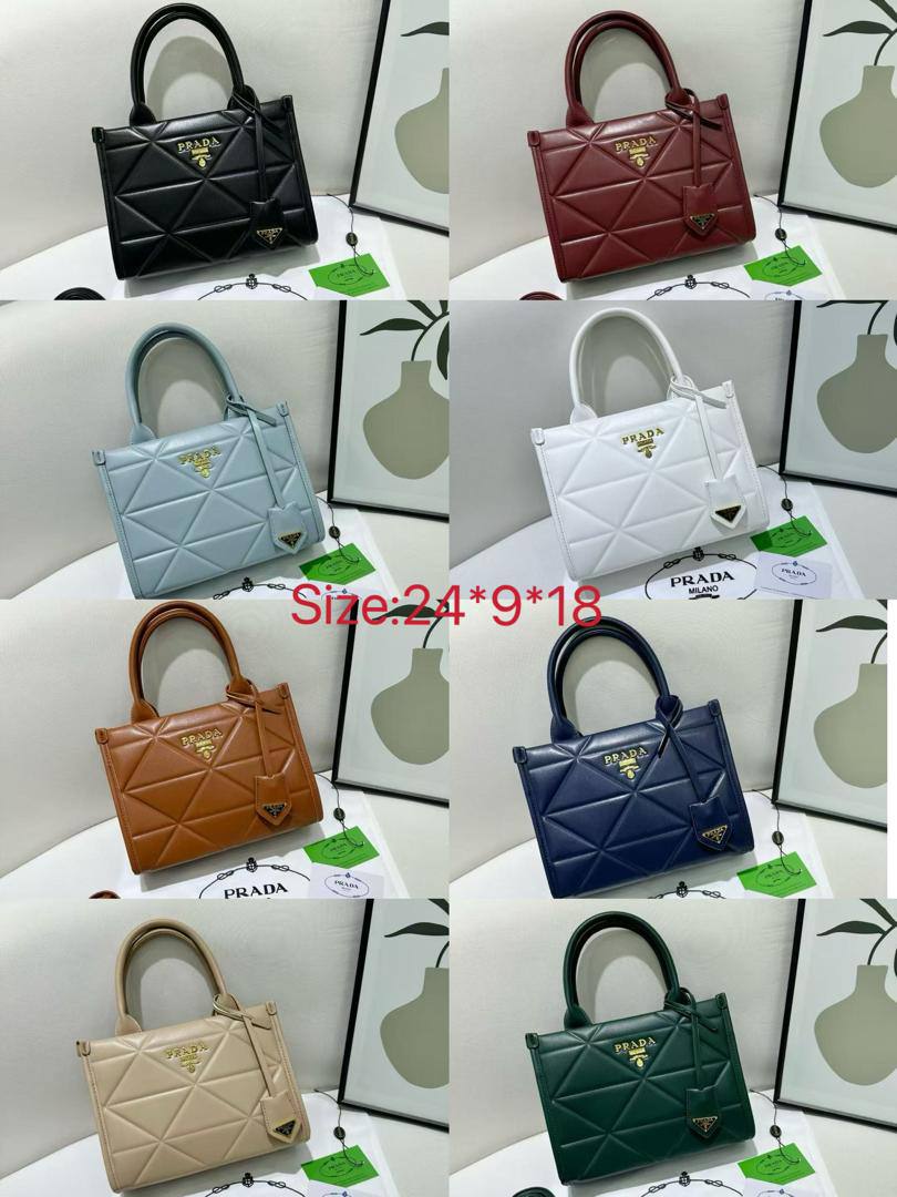 Prada
95 dhs✅
high quality
24cm

Zain26
♥️♥️♥️