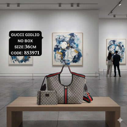 Gucci ɢɪʟɪᴏ ᴛᴏᴛᴇ
ɴᴏ ʙᴏx
ʟᴇᴀᴛʜᴇʀ
sɪᴢᴇ:𝟑𝟔ᴄᴍ
120 dhs🪙🌨️

Zain56
♥️♥️♥️