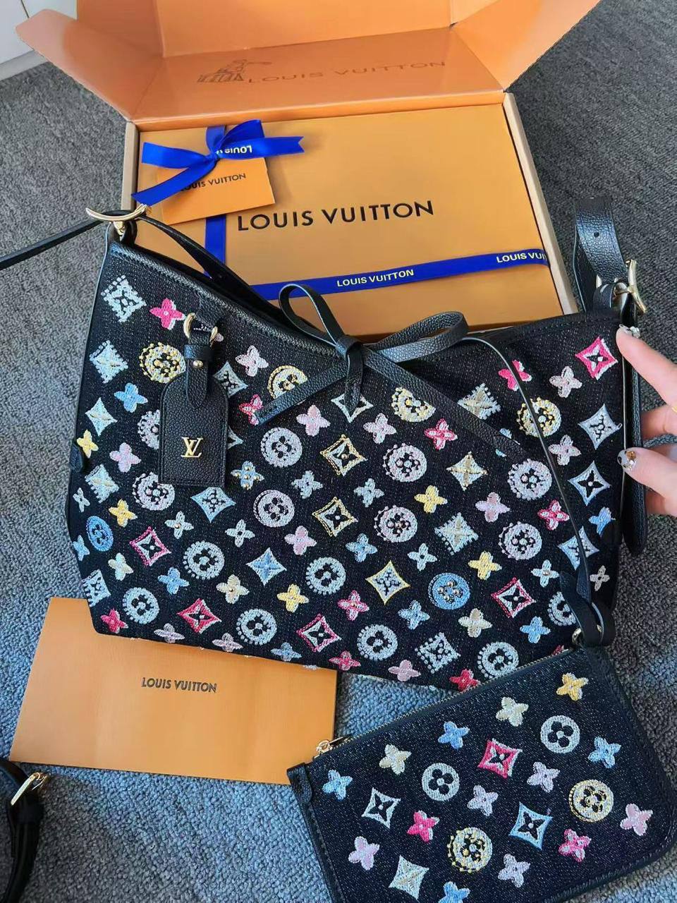 LV
Master🌺🌺
360 dhs✅ New Stock 

Zain297
♥️♥️♥️