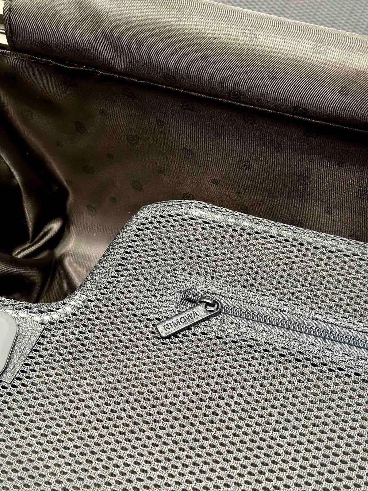 Rimowa
Super Master quality 

Small 790 dhs

Medium 890 dhs

Large 990 dhs 

Zain250
♥️♥️♥️