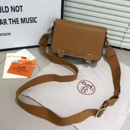 Hermes 
110 dhs🇦🇪

with box 
🎁🎁🎁

Good quality

Zain250
♥️♥️♥️