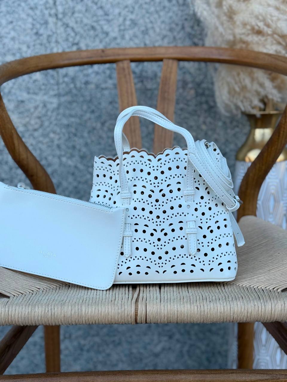 ALAIA
17cm 300 dhs🇦🇪🇦🇪
20cm 310 dhs🇦🇪🇦🇪
Top quality 
With box🎁

Zain167
♥️♥️♥️