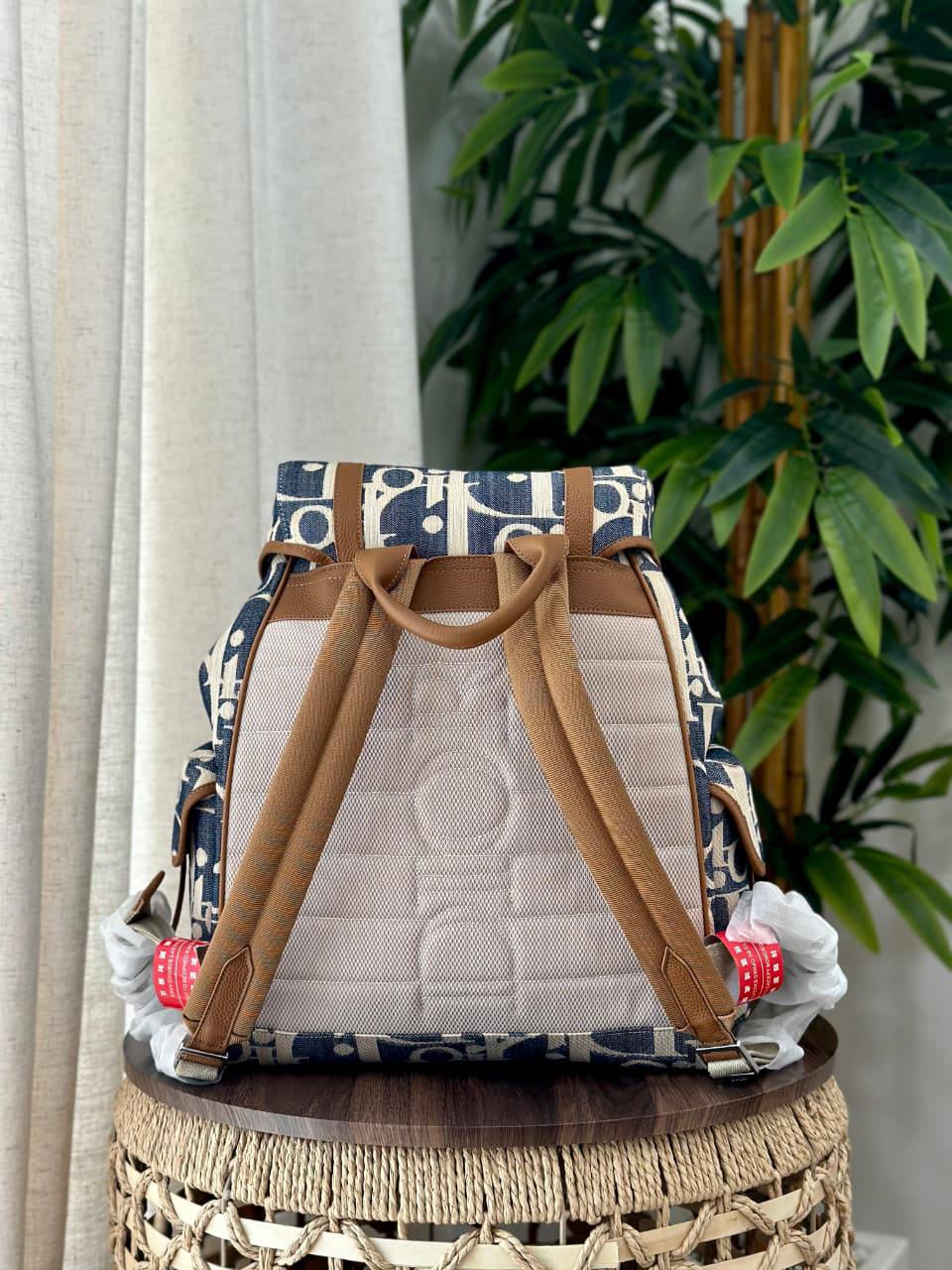 DIOR
*❗️BACKPACK ❗*
*SUPER MASTER QUALITY ❗*
1700 dhs✅
*WITH  PAPERBAG❗*

Zain267
♥️♥️♥️