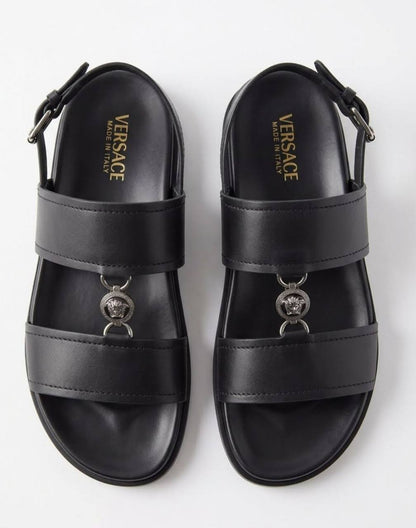 Slippers
Size 40 TO 45 
120 dhs💓

Zain183
♥️♥️♥️