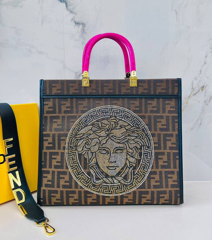 FENDI 
New CAME

 175 DHS

Zain39
♥️♥️♥️