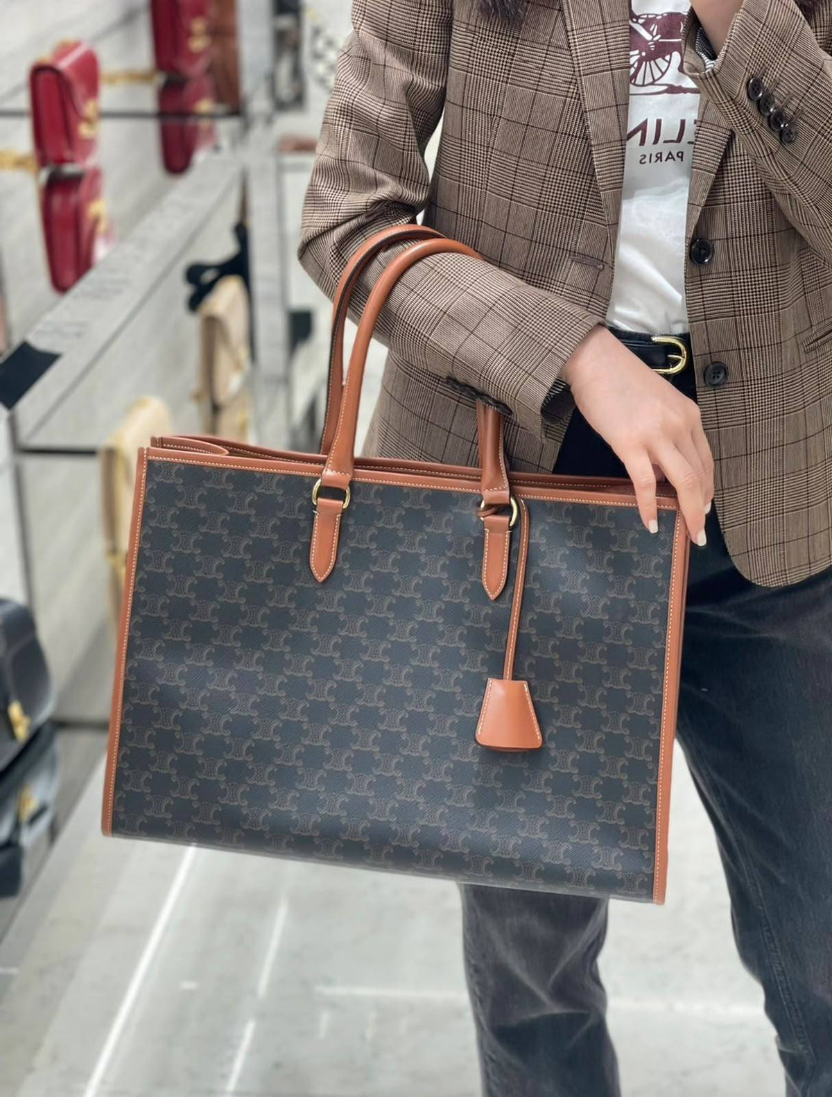 CELINE 

NEW CAME 

GOOD QUALITY 

100 dhs🇦🇪🇦🇪

Zain295
♥️♥️♥️
