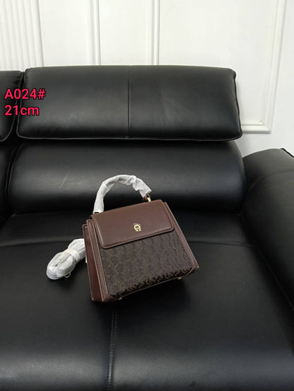 Aigner
100 dhs🇦🇪🇦🇪

size 21cm
High quality

Zain26
♥️♥️♥️
