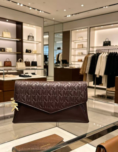 CH - Gucci - MK
95 dhs✅
Size：21*13

Zain07
♥️♥️♥️