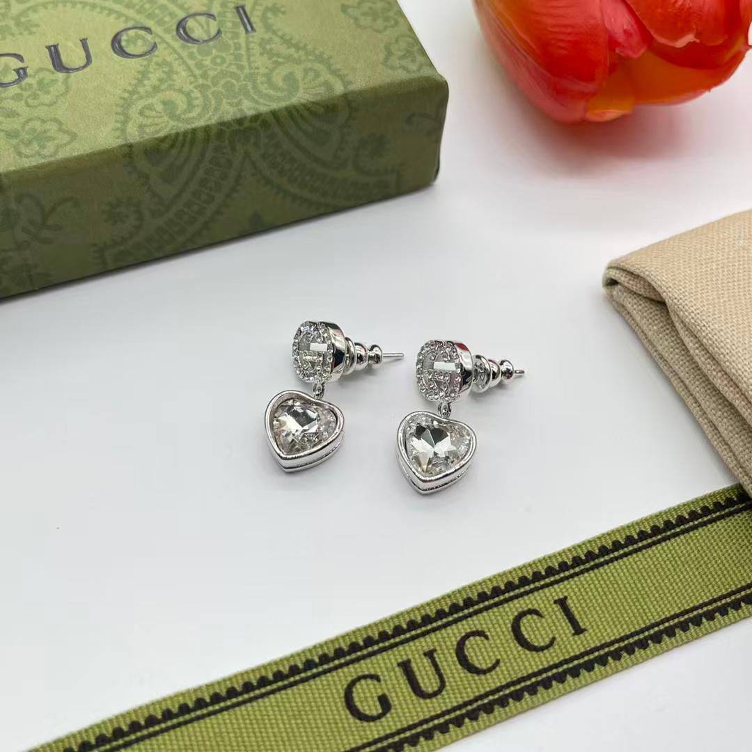 GUCCI
Earing 
45 dhs🪙💕

Zain263
♥️♥️♥️