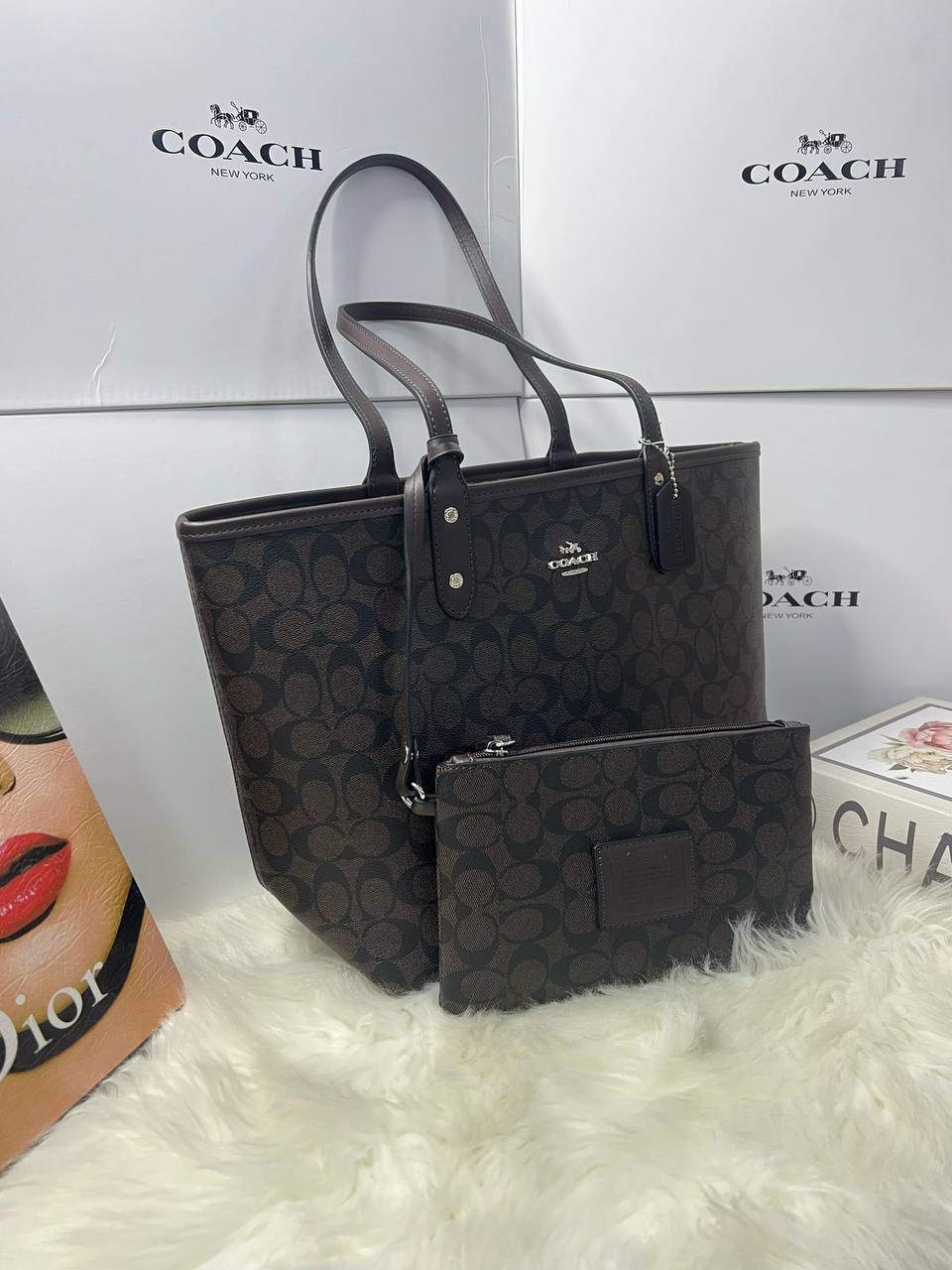 Coach double face
110 dhs✅

with box
🎁🎁🎁

Zain118
♥️♥️♥️