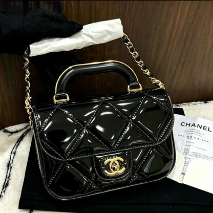CHANEL

 NEW CAME 
GOOD QUALITY 

WITH BOX
110 dhs🇦🇪🇦🇪

Zain39
Zain295
♥️♥️♥️