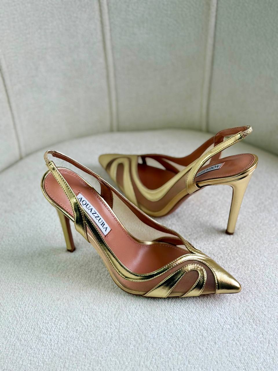 AQUAZZURA
Super *AAA* *+* Quality 💯 
With original packing🎁🎁
SIZE:36and41
Available now
450 dhs🇦🇪🇦🇪

Zain309
♥️♥️♥️