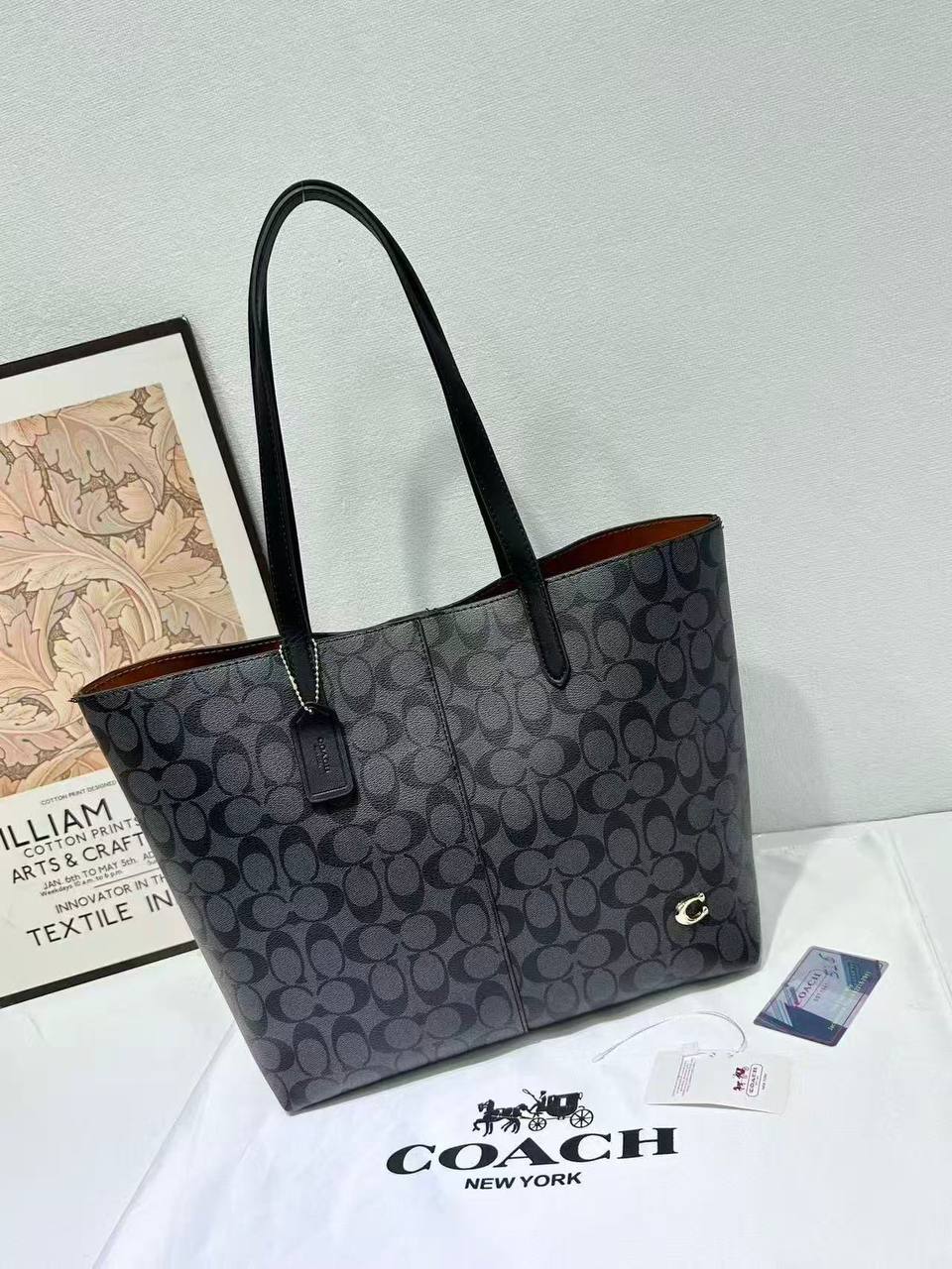 Coach 
Good Quality 
95 dhs🪙🖤

Zain250
♥️♥️♥️