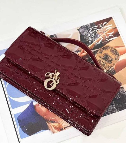 Dior Master
320 dhs🪙🌨️
#21cm

Zain228
♥️♥️♥️