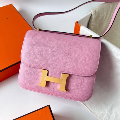 Hermes 
Best quality 

with box’s 
🎁🎁🎁

100 dhs✅
size 23 Cm

Zain290
♥️♥️♥️