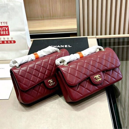CHANEL
Master🌺🌺
WITH DOUBLE BOX 
240 dhs💓

Zain39
♥️♥️♥️