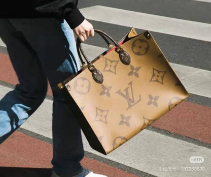 LV
size  41cm  
115 dhs✅
 High quality

Zain04
♥️♥️♥️