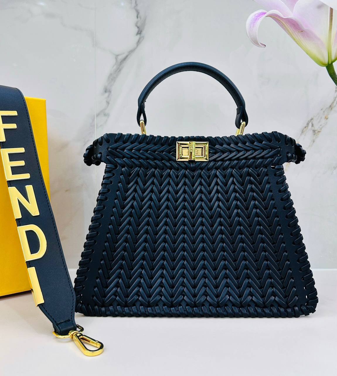 FENDI COPY ONE NEW CAME 
210 dhs🇦🇪🇦🇪

Zain295
♥️♥️♥️