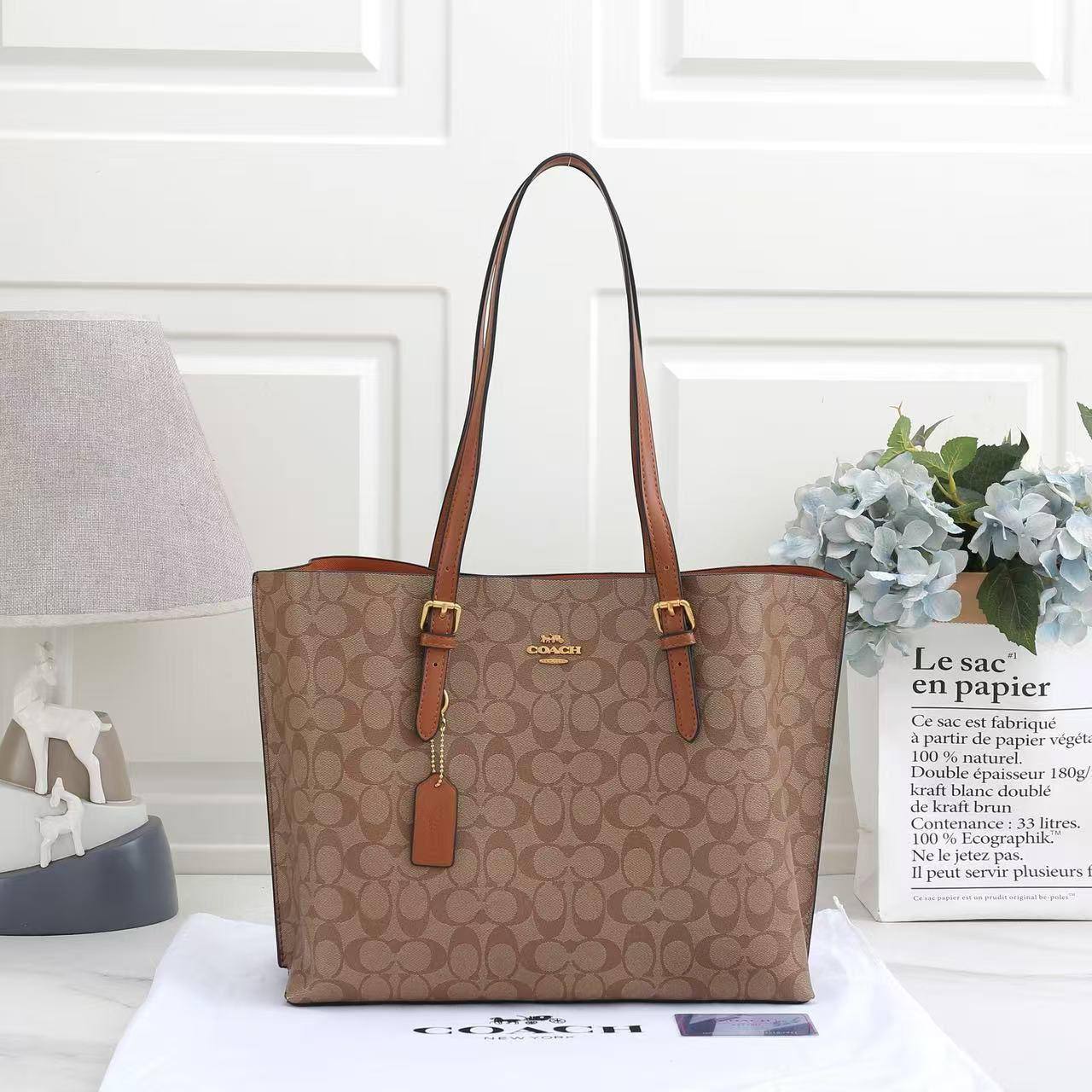 COACH 

NEW CAME 

GOOD QUALITY 

110 DHS🇦🇪🇦🇪🇦🇪

Zain295
♥️♥️♥️