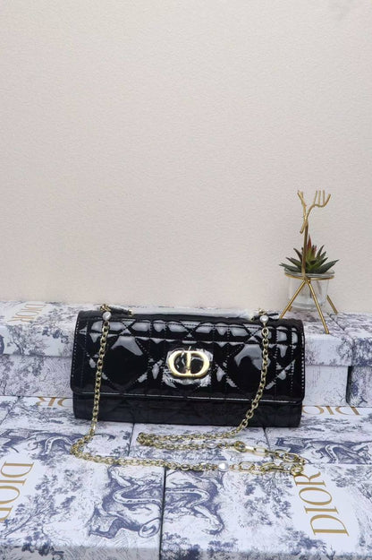 Dior
withbox 
100 dhs🇦🇪🇦🇪

Zain143
♥️♥️♥️