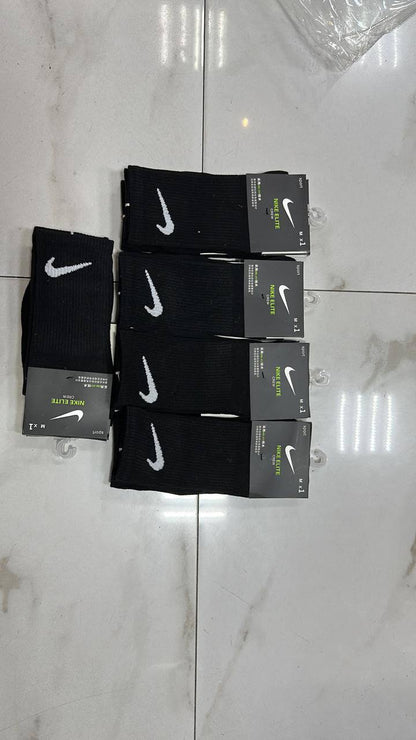 Long socks available now 
One pack 10 pairs 
Good quality 
55 dhs🇦🇪🇦🇪

Zain138
♥️♥️♥️