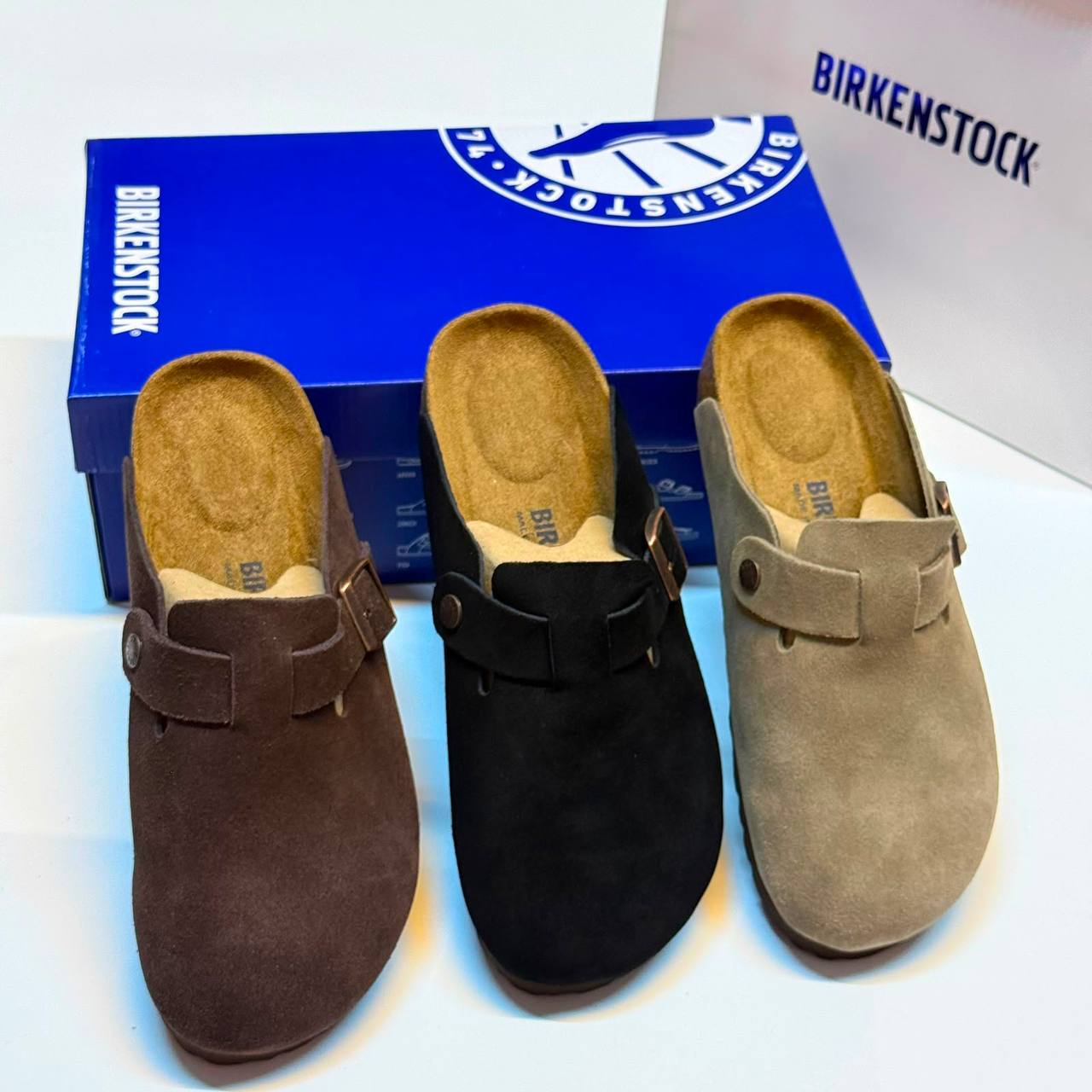NEW CAME
BIRKENSTOCK 
LEATHER SLIPPER 
150 DHS✅
Size 40 to 45

Zain40
♥️♥️♥️
