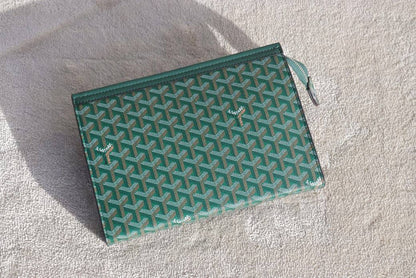 Men's Clutch 
Good Quality
90 dhs🗽

Zain33
♥️♥️♥️