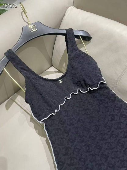 CHANEL
Women’s Swimsuit
Master Quality 
SMLXL
280 dhs✅

Zain276
♥️♥️♥️