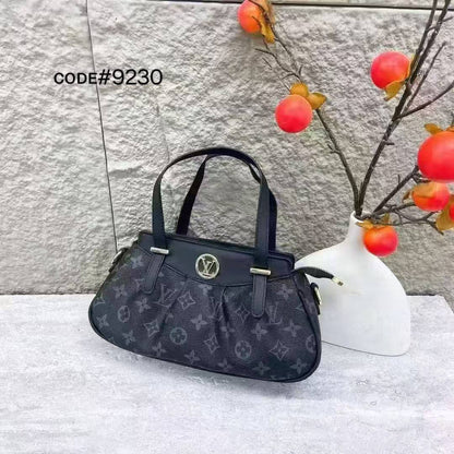 LV
ᴄʟᴀssɪᴄ ᴛɪᴠᴏʟɪ ʜᴀɴᴅʙᴀɢ
ᴡɪᴛʜ ʟᴏɴɢ ʙᴇʟᴛ sᴛʀᴀᴘ
sɪᴢᴇ : 27 cm

65 dhs🪙💕

Zain31
♥️♥️♥️