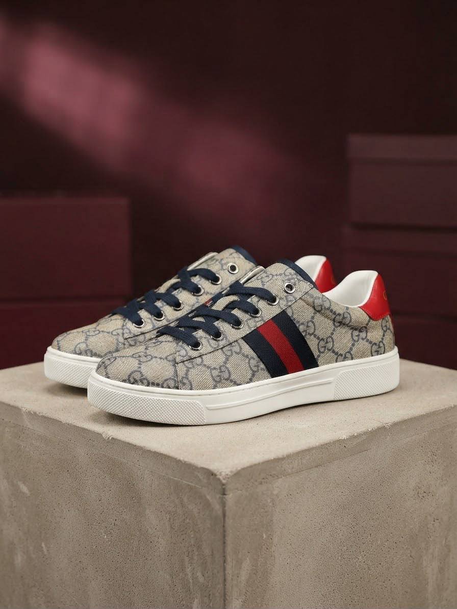 Gucci

 Lady shoes 

Withbox & paper bag 

120 dhs🇦🇪🇦🇪

Zain40
♥️♥️♥️