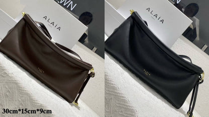 ALAIA 

COPY ONE 
NEW CAME 

WITH BOX

125 dhs🇦🇪🇦🇪

Zain39
♥️♥️♥️