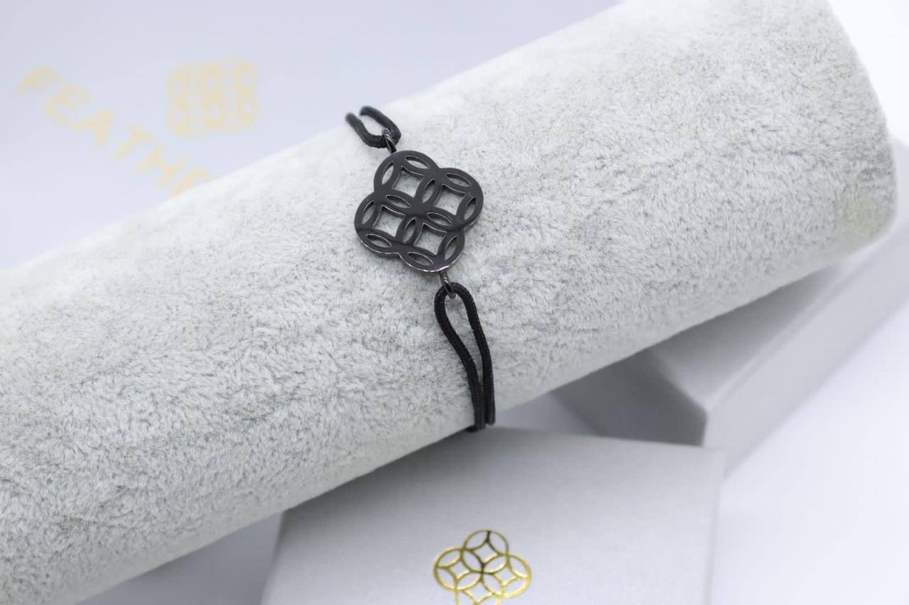 Bracelet 
55 dhs💓
+Box and paper bag🎁

Zain33
♥️♥️♥️