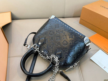 LV L001
COPY ONE NEW CAME 

WITH BOX 
🎁🎁🎁

180 dhs✅

Zain39
♥️♥️♥️