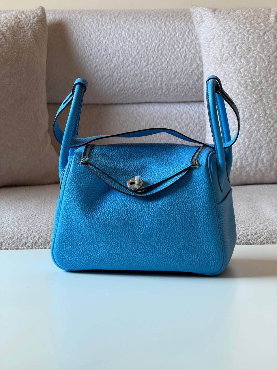 Hermes Lindy 26cm💕super master quality😍with box❤️
460 dhs💓

Zain52
♥️♥️♥️