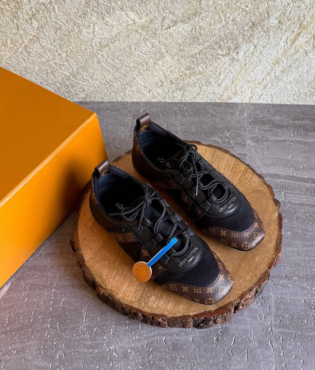 LV
SuperMaster Quality 💯
450 dhs🇦🇪🇦🇪
Size: 36-41💥

Zain171
♥️♥️♥️