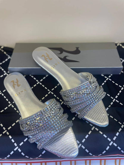 Gina flats 
new arrive 
Size 36-41 available
120 dhs🪙💕

Zain88
♥️♥️♥️